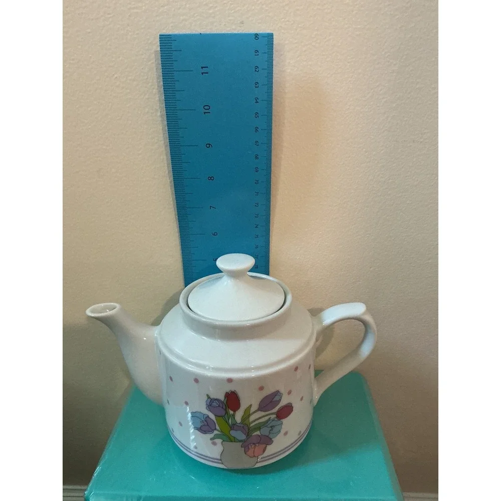 Unbranded vintage ceramic